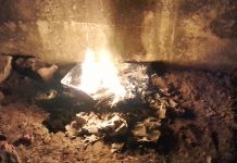 मानसी रेलवे स्टेशन में लावरिश अटैची मिलने की खबर से, हड़कंप, बम दस्ता निरोधक पुलिस को मंगाकर अटैची को किया गया नष्ट